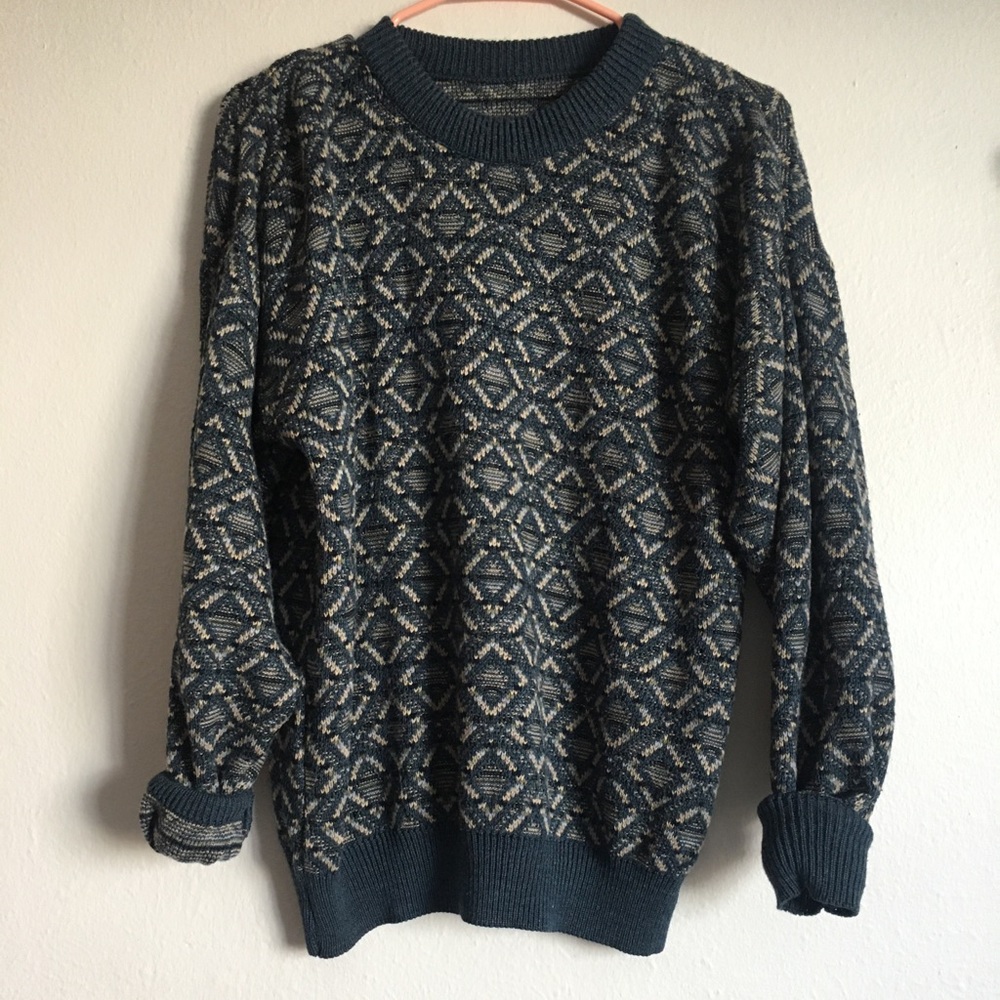 Blueish 80s sweater
